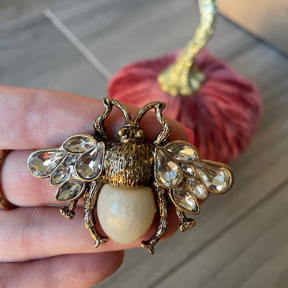Gold Beetle Brooch with crystal detail - Picture 1 of 1